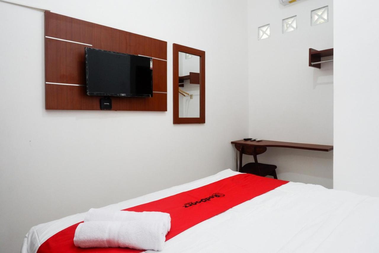 Reddoorz Syariah Near Exit Tol Krapyak Semarang Hotel Exterior photo